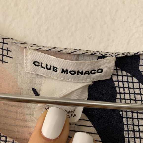 XXSOLDXX. 100% silk Club Monaco shirt with flowers - Picture 3 of 3